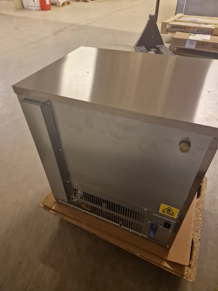 IM-45CNE-HC isbitmaskin med innebygget binge