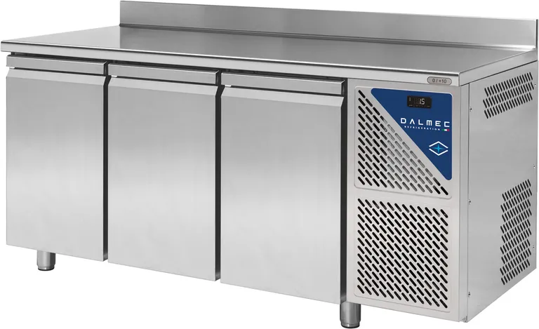 PLUS 700 frysebenk 3 dører, topplate med oppkant bak