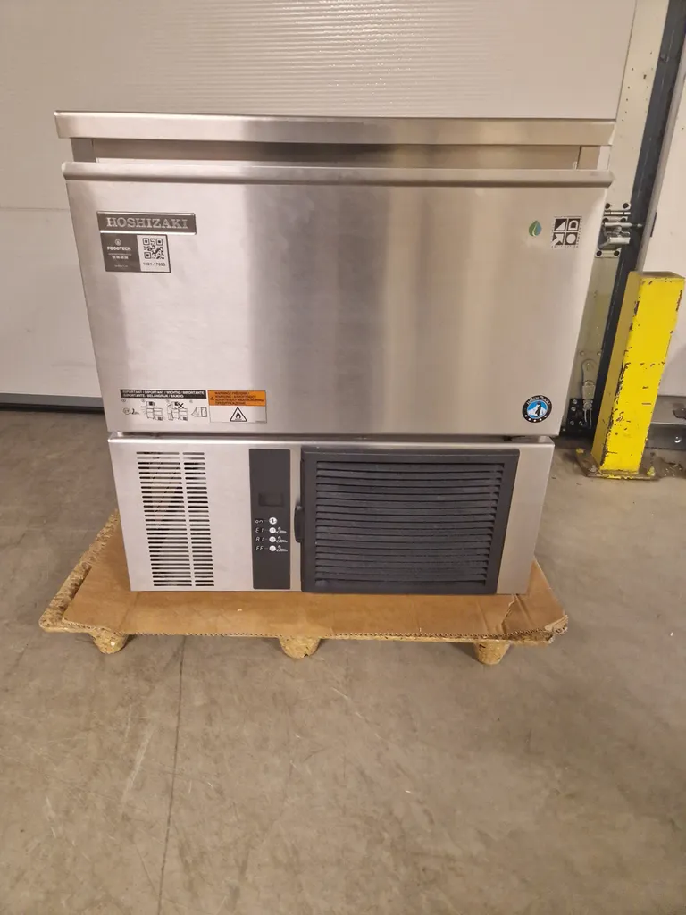 IM-45CNE-HC isbitmaskin med innebygget binge